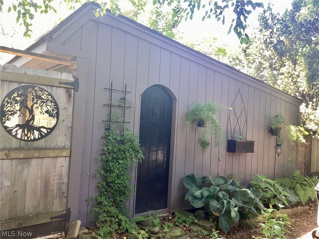 3887 Northampton Road, Cleveland Heights, OH 44121