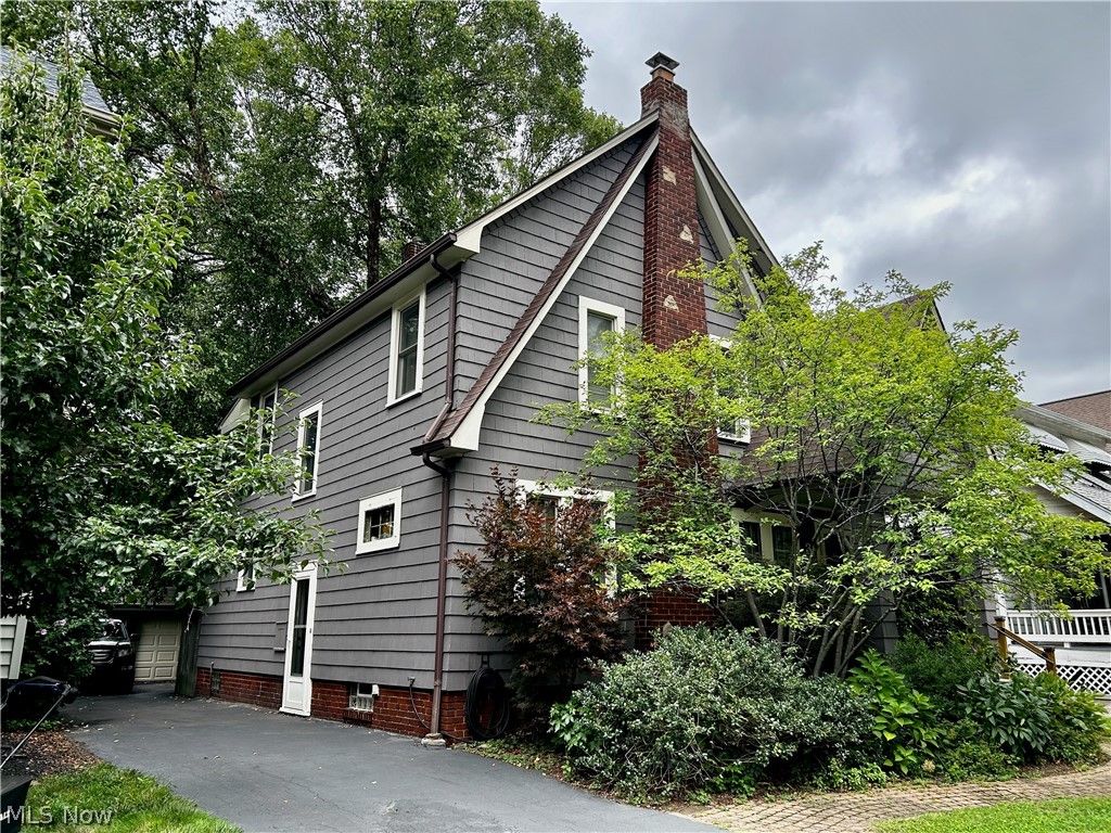 3887 Northampton Road, Cleveland Heights, OH 44121