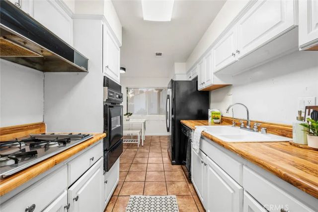 2011 W Katella Avenue 11, Anaheim, CA 92804