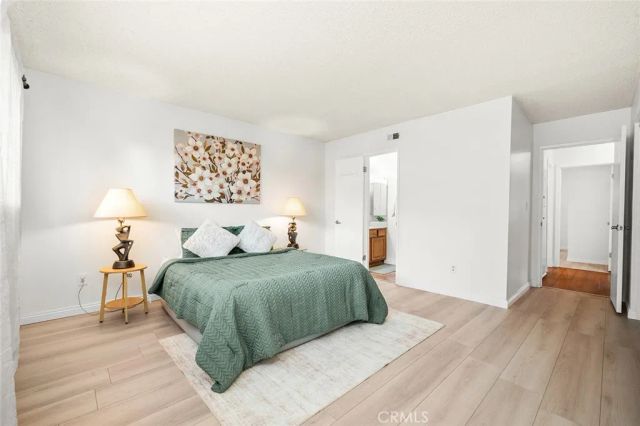 2011 W Katella Avenue 11, Anaheim, CA 92804