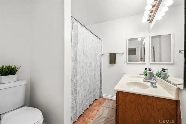 2011 W Katella Avenue 11, Anaheim, CA 92804