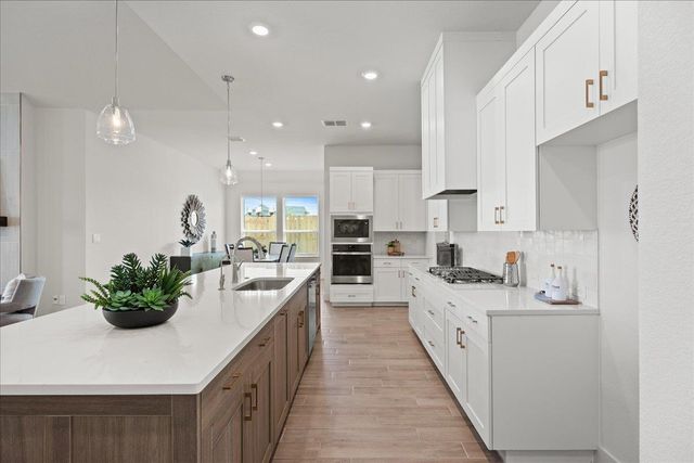 204 Kapok ST, Buda, TX 78610