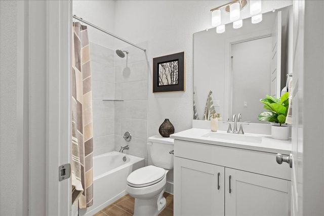 204 Kapok ST, Buda, TX 78610