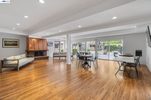 1321 Webster St D116, Alameda, CA 94501