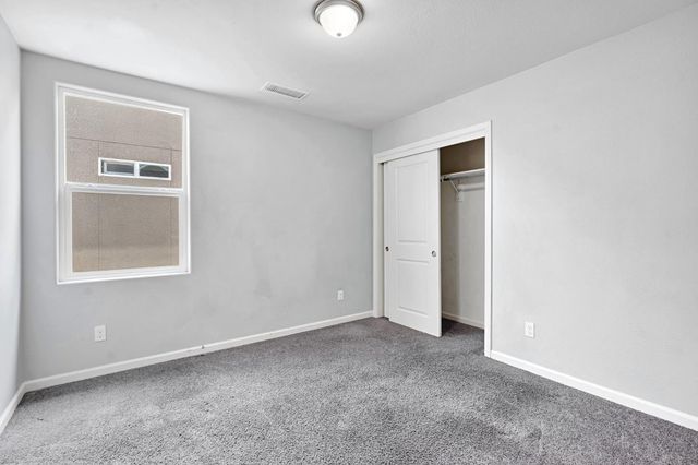 5394 W Santa Cruz Way, Fresno, CA 93722