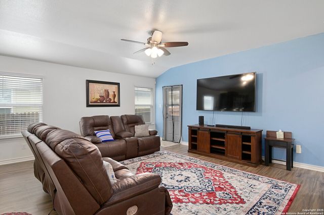 6429 Hoffman Pln, San Antonio, TX 78252