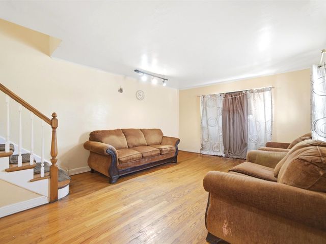 6434 N Kimball Avenue, Lincolnwood, IL 60712