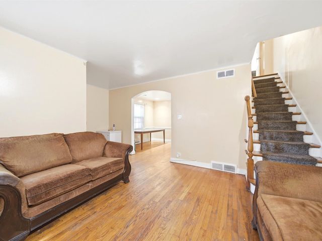 6434 N Kimball Avenue, Lincolnwood, IL 60712