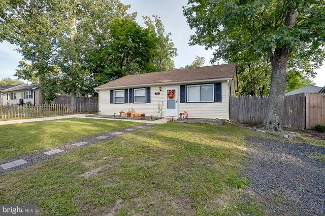 53 DELAWARE AVE, Sicklerville, NJ 08081