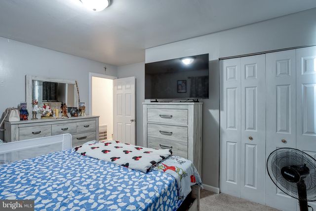 53 DELAWARE AVE, Sicklerville, NJ 08081