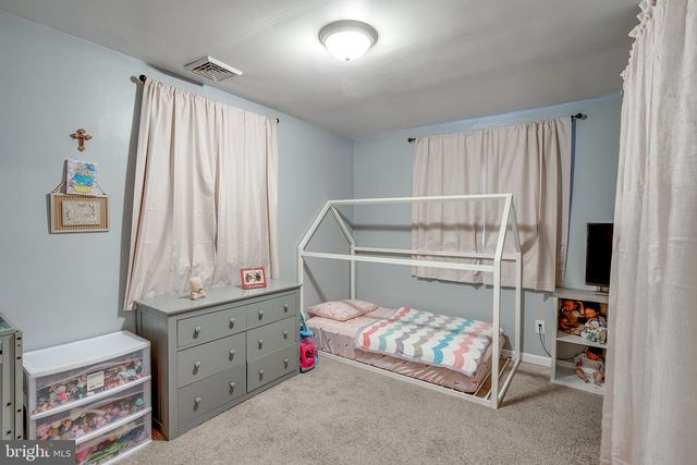 53 DELAWARE AVE, Sicklerville, NJ 08081