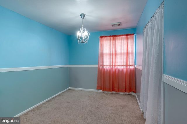 53 DELAWARE AVE, Sicklerville, NJ 08081
