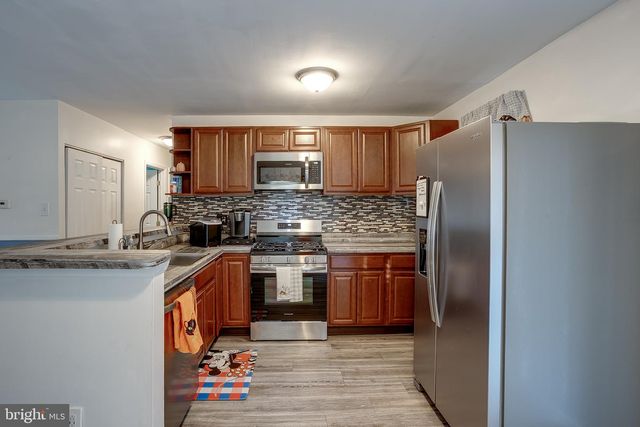 53 DELAWARE AVE, Sicklerville, NJ 08081