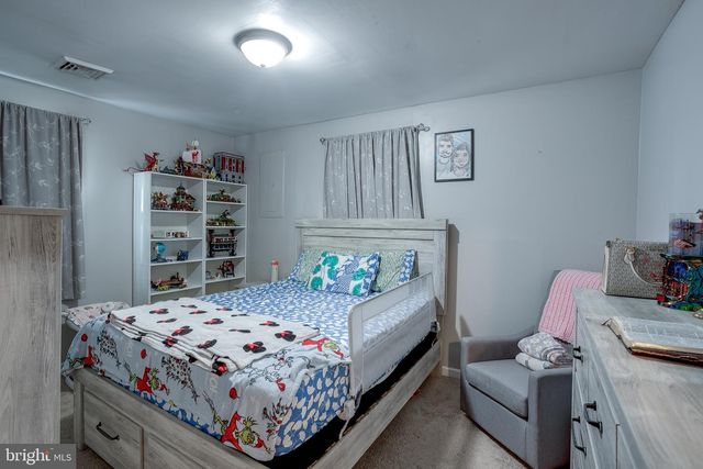 53 DELAWARE AVE, Sicklerville, NJ 08081