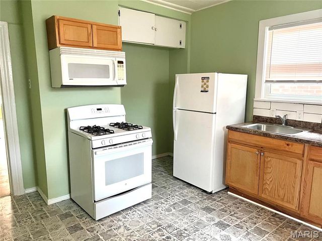 4159 Schiller Place, St Louis, MO 63116