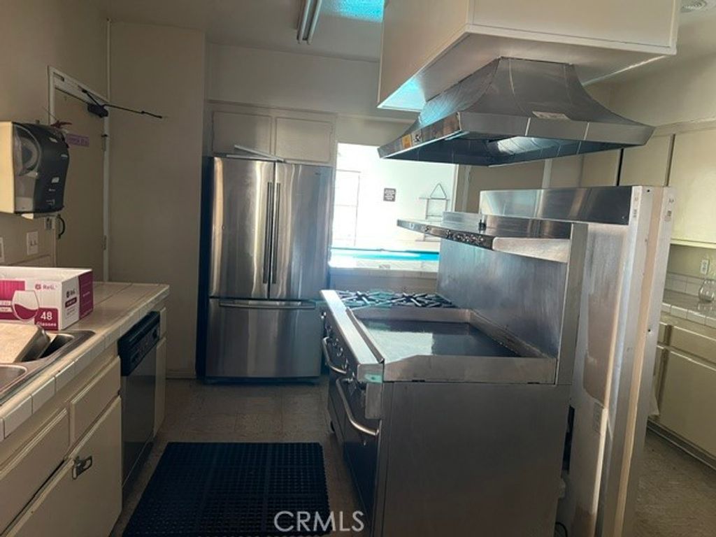 Image 19 of property listing at 3595 Santa Fe 239, Long Beach, CA 90810