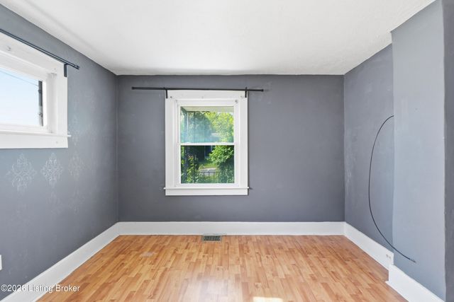 111 E Southern Heights Ave, Louisville, KY 40214