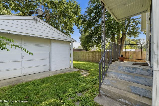 111 E Southern Heights Ave, Louisville, KY 40214