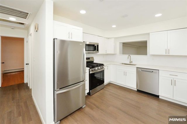 60 Poplar Avenue, Hackensack, NJ 07601