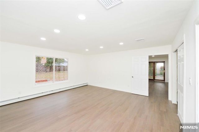 60 Poplar Avenue, Hackensack, NJ 07601