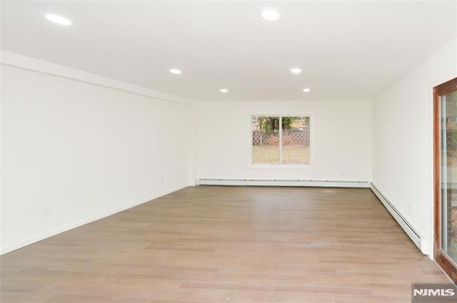 60 Poplar Avenue, Hackensack, NJ 07601