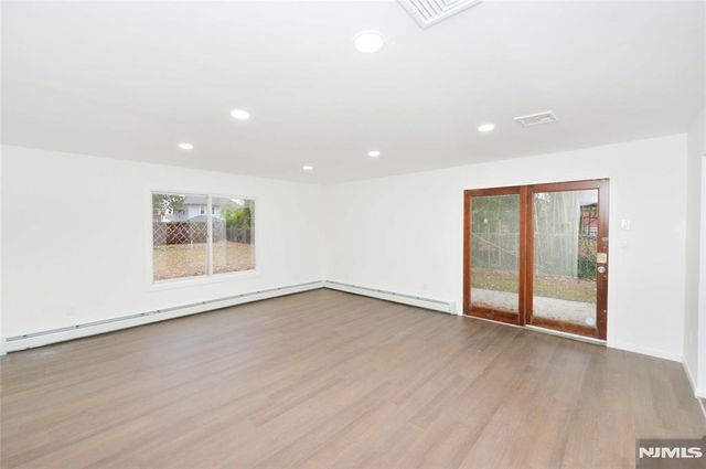 60 Poplar Avenue, Hackensack, NJ 07601