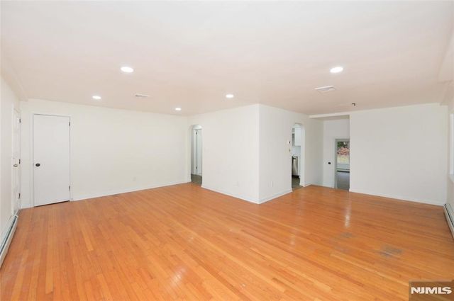 60 Poplar Avenue, Hackensack, NJ 07601