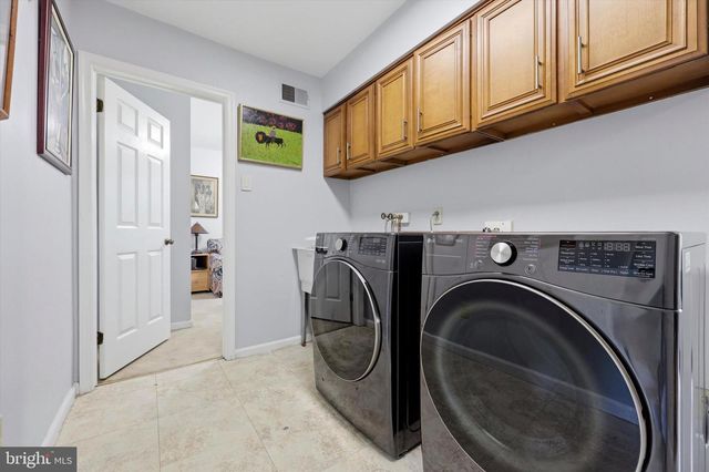 2045 WALLER DR, Huntingdon Valley, PA 19006