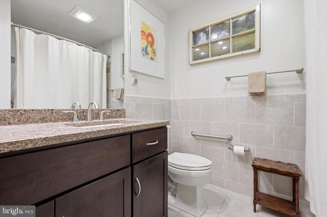 2045 WALLER DR, Huntingdon Valley, PA 19006