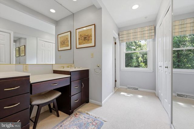 2045 WALLER DR, Huntingdon Valley, PA 19006
