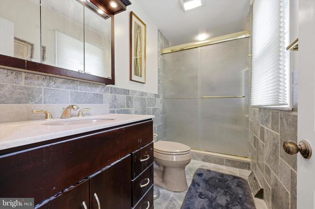 2045 WALLER DR, Huntingdon Valley, PA 19006
