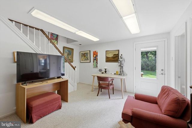 2045 WALLER DR, Huntingdon Valley, PA 19006