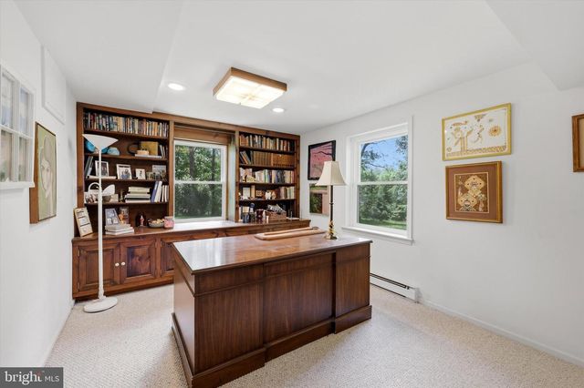 2045 WALLER DR, Huntingdon Valley, PA 19006