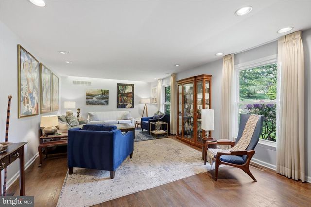 2045 WALLER DR, Huntingdon Valley, PA 19006