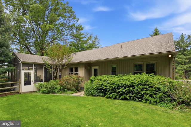 2045 WALLER DR, Huntingdon Valley, PA 19006
