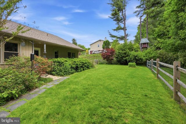 2045 WALLER DR, Huntingdon Valley, PA 19006