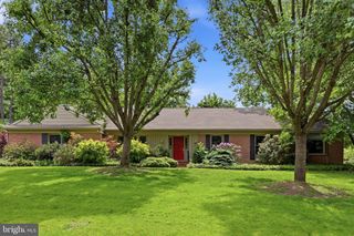2045 WALLER DR, Huntingdon Valley, PA 19006