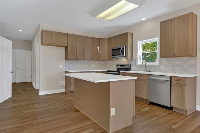 3525 Greystone Dr, Spring Hill, TN 37174