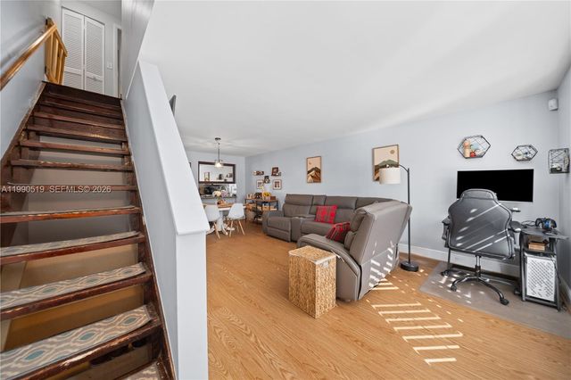 10206 SW 77th Ct, Miami, FL 33156