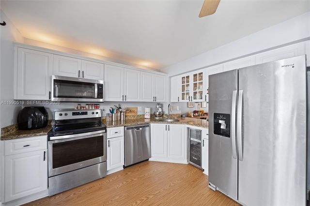 10206 SW 77th Ct, Miami, FL 33156