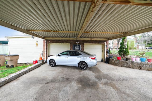 4751 McBride Rd, Antioch, TN 37013