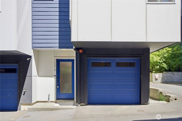 16616 NE 85th St, Redmond, WA 98052