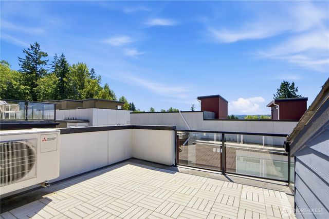 16616 NE 85th St, Redmond, WA 98052