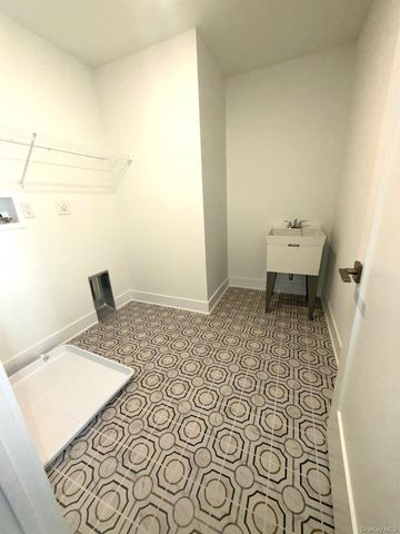 5125 Teaberry Lane 7, Fishkill, NY 12524