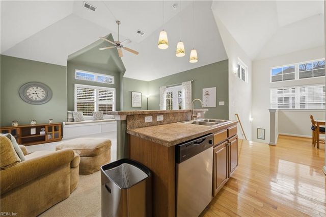 427 Fountain DR, Virginia Beach, VA 23454