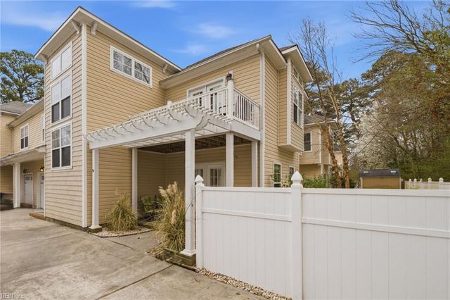 427 Fountain DR, Virginia Beach, VA 23454