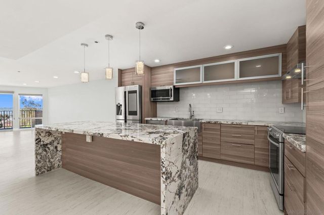 2568 Albatross St 4D, San Diego, CA 92101