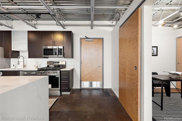 333 E Parent Avenue 40, Royal Oak, MI 48067