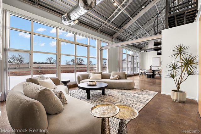 333 E Parent Avenue 40, Royal Oak, MI 48067