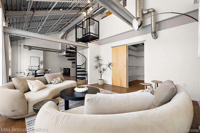 333 E Parent Avenue 40, Royal Oak, MI 48067